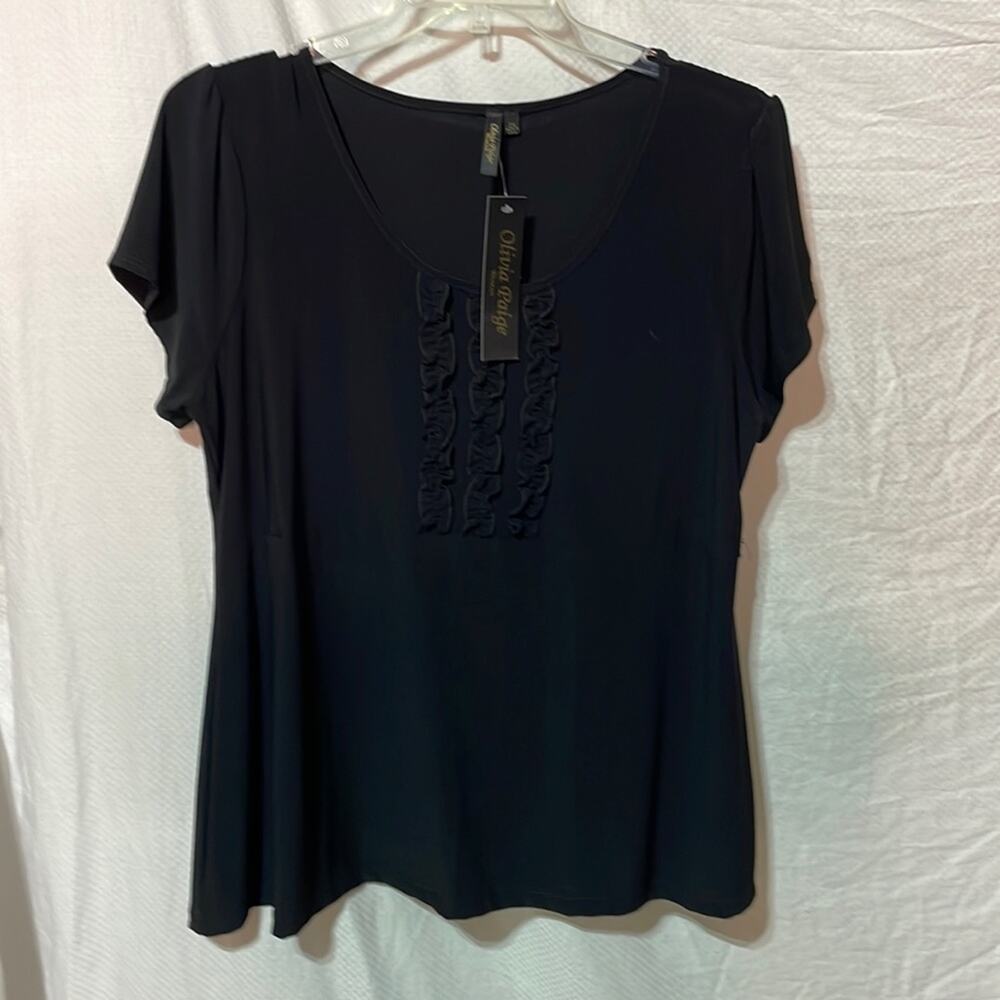 Olivia Paige 2x black short sleeve ruffled front top nwt perfect scoop neck